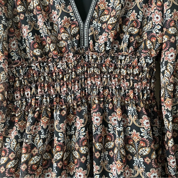 MAX STUDIO Floral Bohemian Deep V Mini Dress Women's XL - Picture 3 of 7